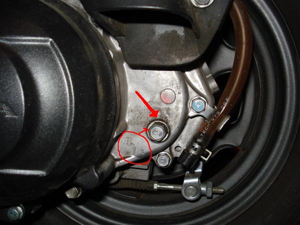 Honda ruckus oil filter change #3