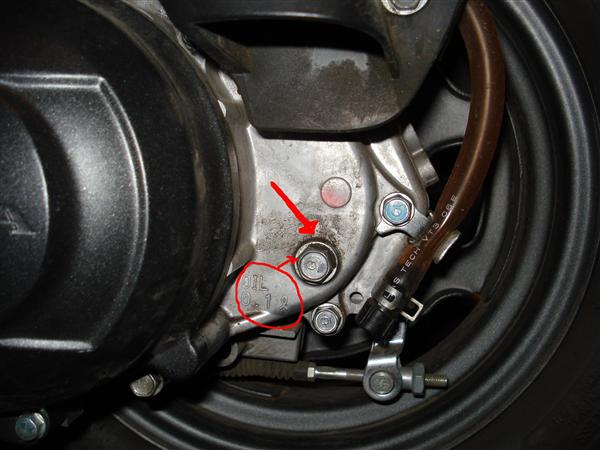 How to change gear oil on honda ruckus #6
